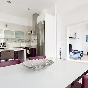 home2book-center-design-apartment-santa-cruz.tenerifehoteles.net/